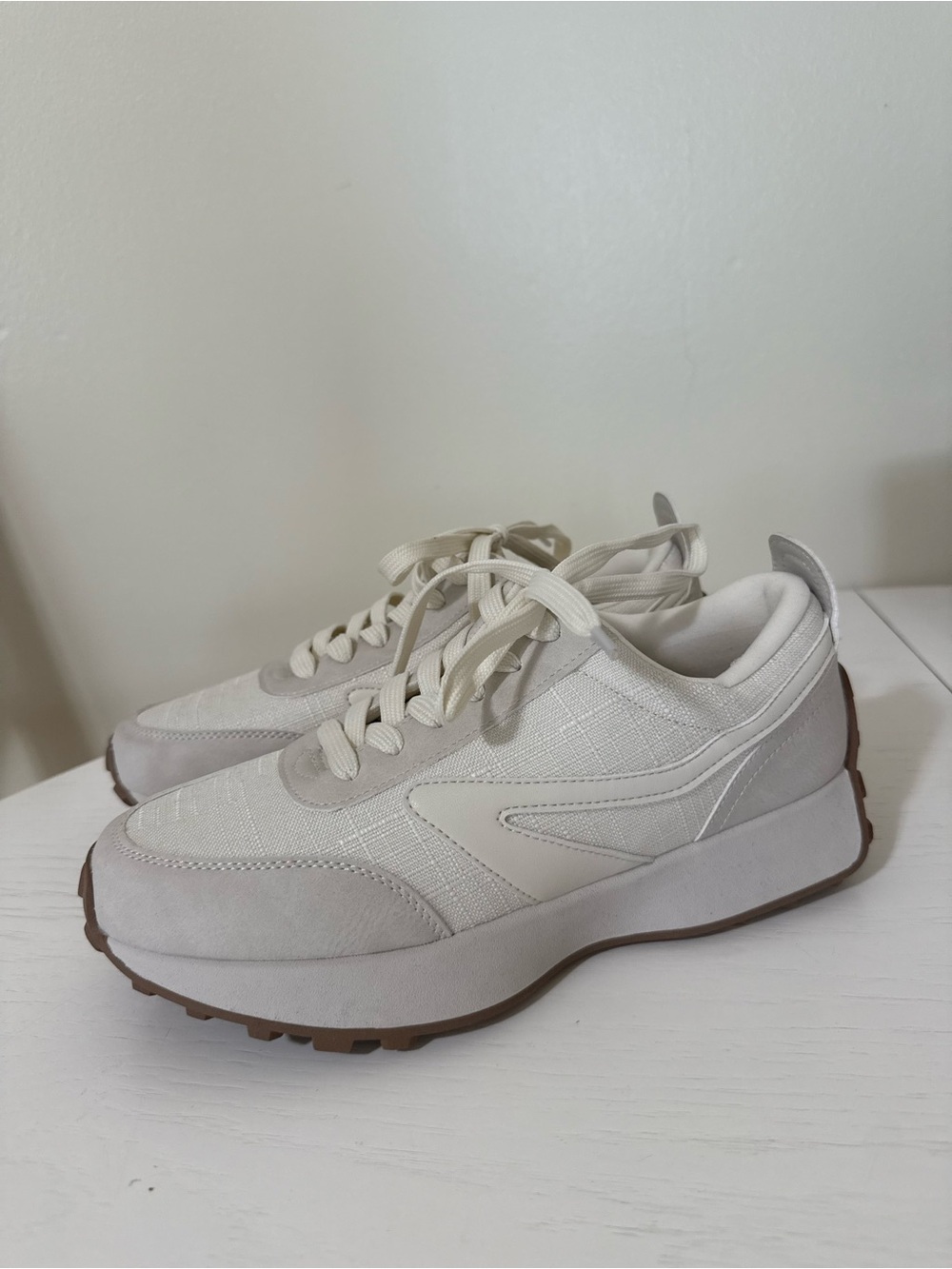 Dolce Vita Women's Cream Lace-Up Platform Sneakers